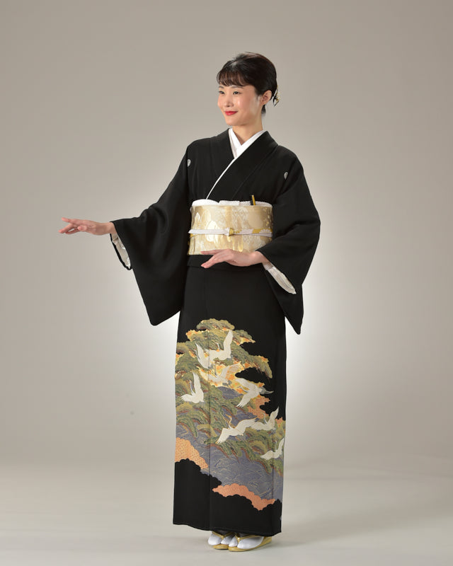 きれか【黒留袖】牡丹熨斗紋｜レンタル衣装 – kireka